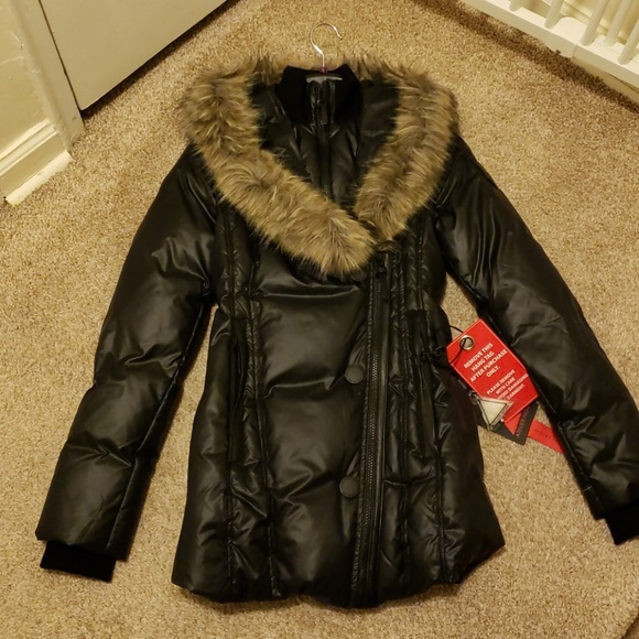 Clothes - Picture 2 of 5